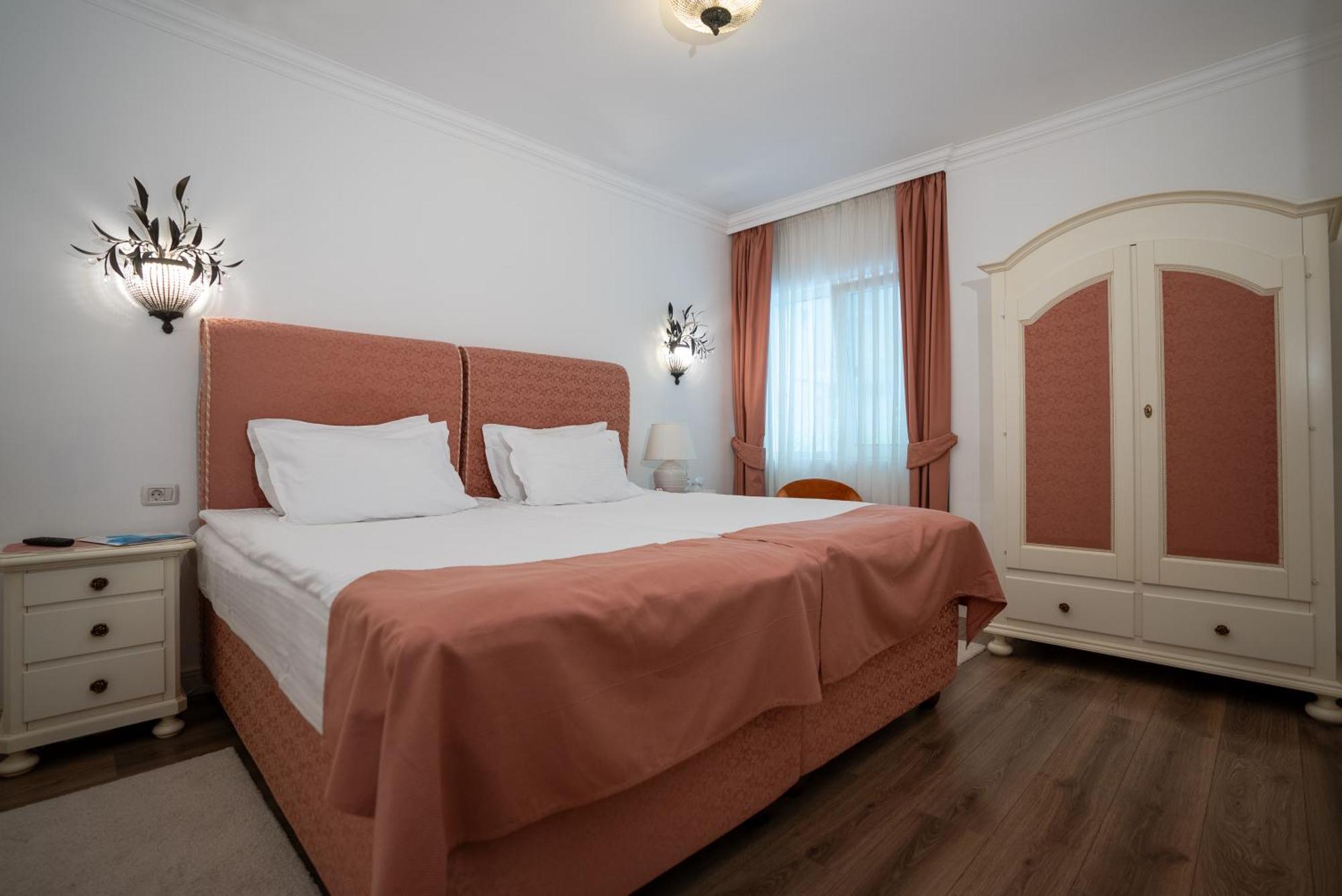 Excelsior Boutique Hotel Сіная Екстер'єр фото