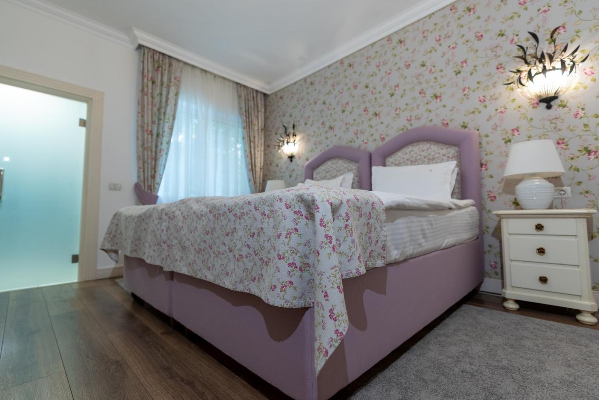 Excelsior Boutique Hotel Сіная Екстер'єр фото