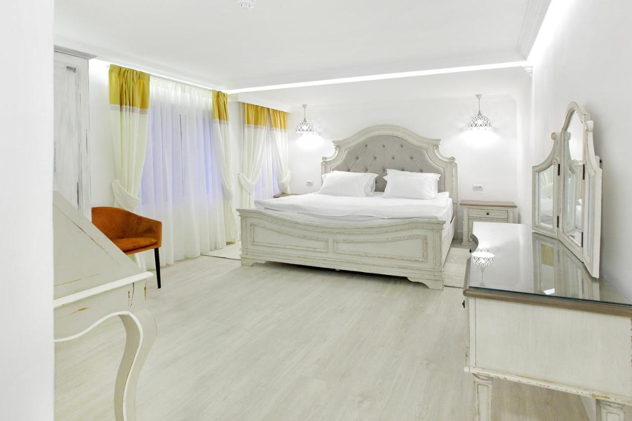 Excelsior Boutique Hotel Сіная Екстер'єр фото