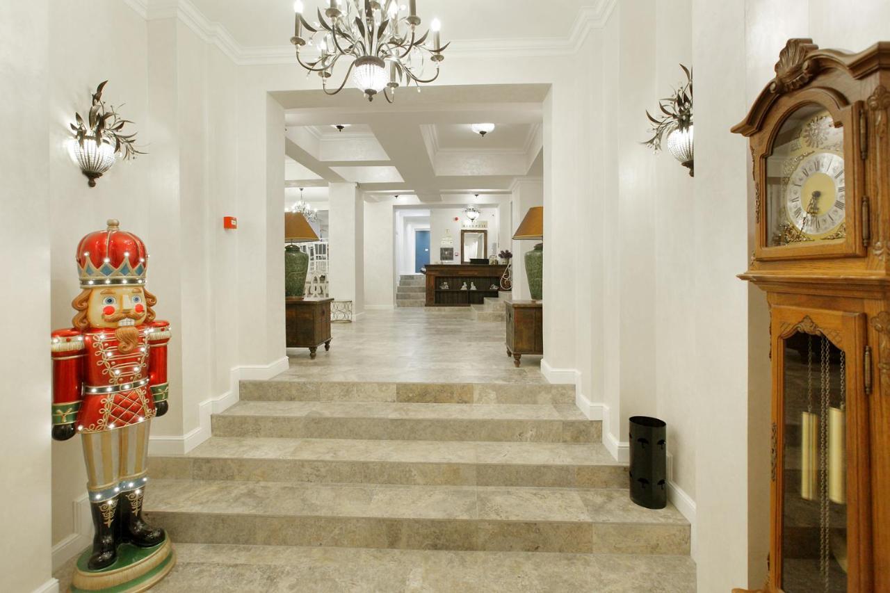 Excelsior Boutique Hotel Сіная Екстер'єр фото